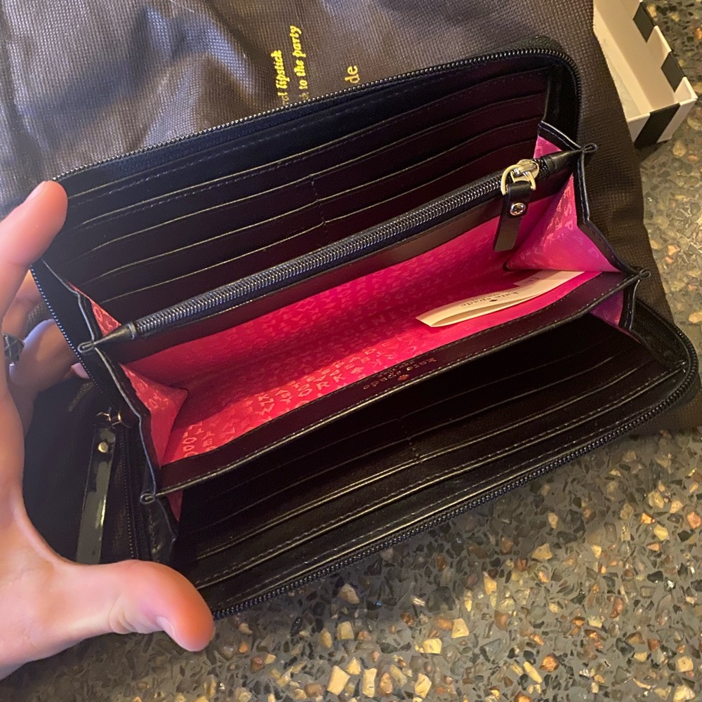 NEW with tags & box; Kate Spade Zipper Clutch